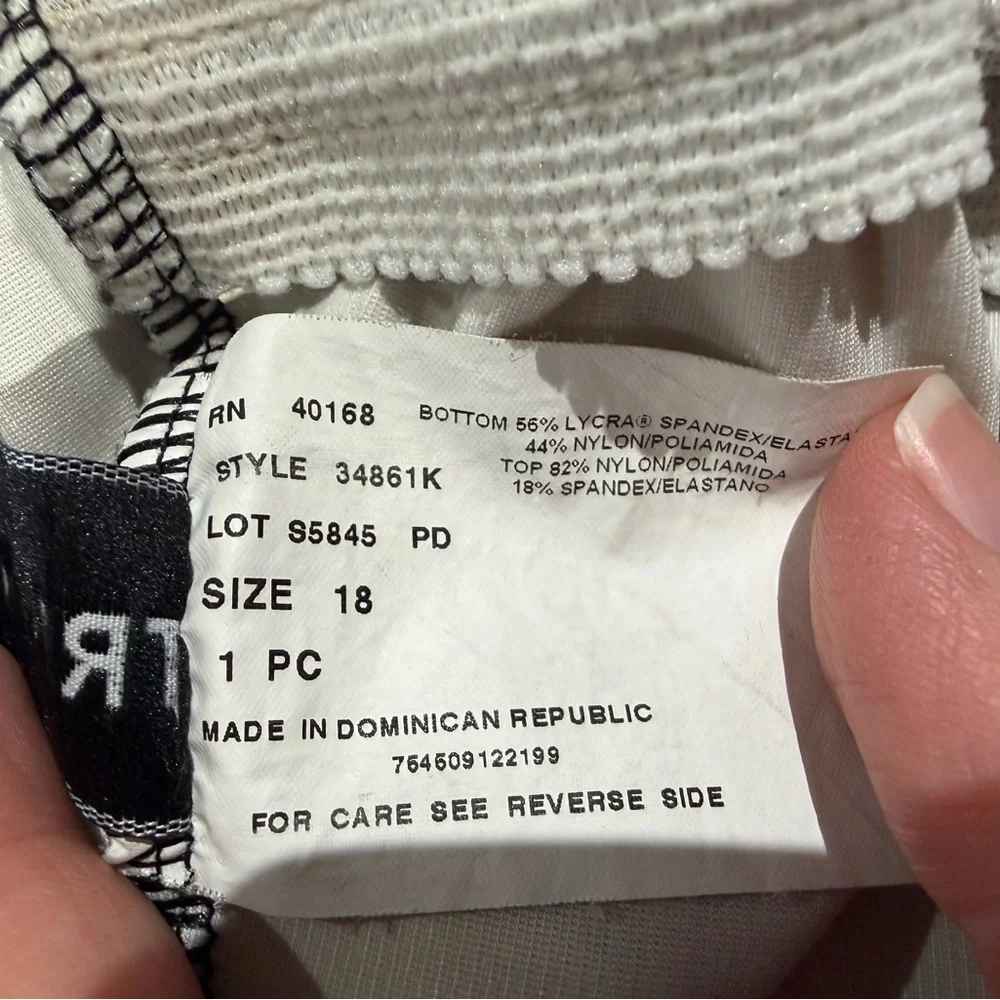 Trimshaper Size 18 Leopard Animal Print Black One Piece Swimsuit Beach Vacation - Picture 4 of 6